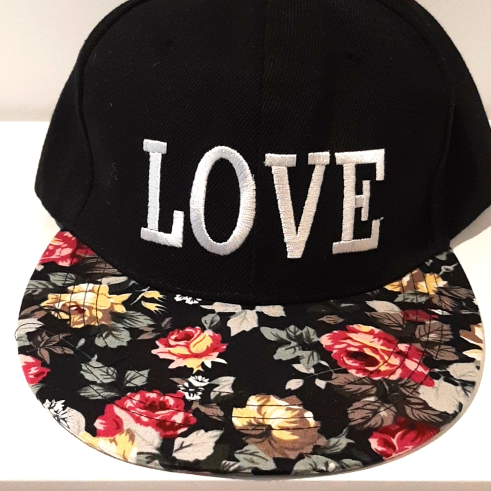 Love ball cap
